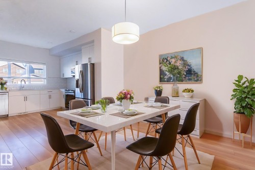 1543 Plum Circle, Edmonton, AB - Indoor Photo Showing Dining Room