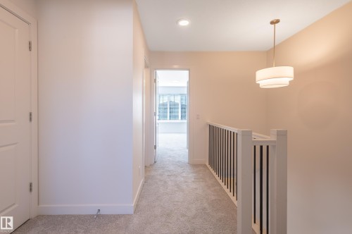 1543 Plum Circle, Edmonton, AB - Indoor Photo Showing Other Room