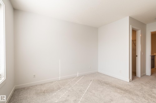 1543 Plum Circle, Edmonton, AB - Indoor Photo Showing Other Room