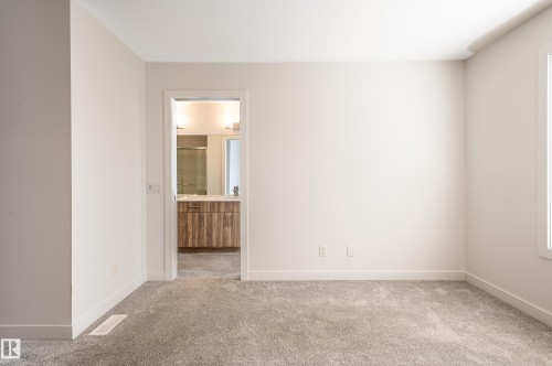 1543 Plum Circle, Edmonton, AB - Indoor Photo Showing Other Room