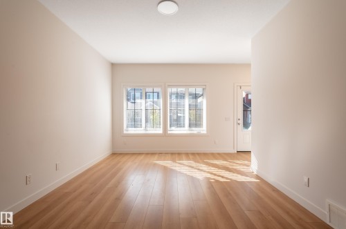 1543 Plum Circle, Edmonton, AB - Indoor Photo Showing Other Room