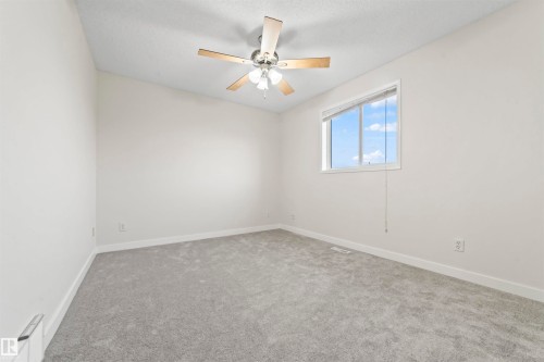 3231 30 Avenue Nw, Edmonton, AB - Indoor Photo Showing Other Room