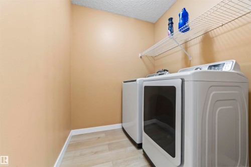 3231 30 Avenue Nw, Edmonton, AB - Indoor Photo Showing Laundry Room