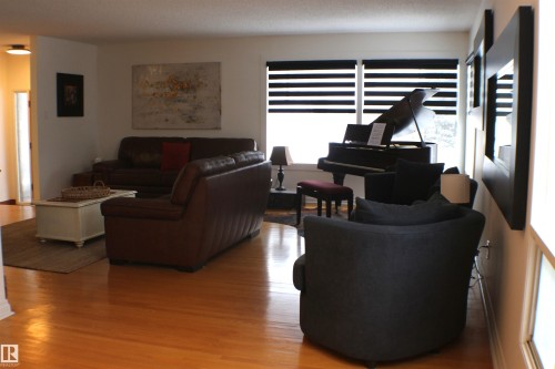 4403 107A Avenue, Edmonton, AB - Indoor Photo Showing Living Room