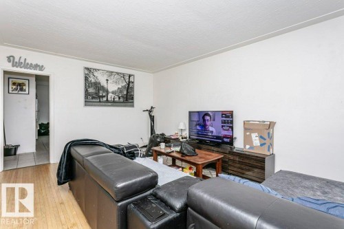9324 120 Avenue, Edmonton, AB - Indoor