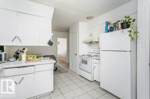 9324 120 Avenue, Edmonton, AB - Indoor Photo Showing Kitchen