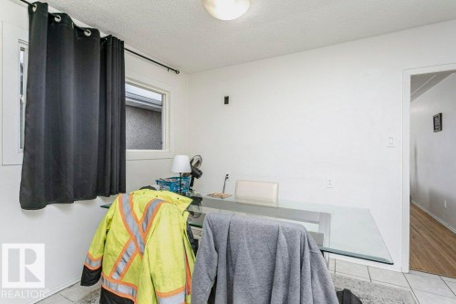 9324 120 Avenue, Edmonton, AB - Indoor