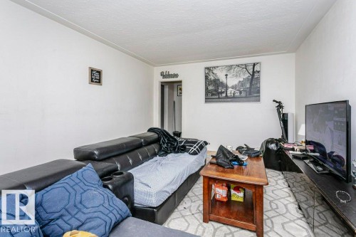 9324 120 Avenue, Edmonton, AB - Indoor