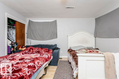 9324 120 Avenue, Edmonton, AB - Indoor Photo Showing Bedroom