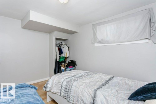 9324 120 Avenue, Edmonton, AB - Indoor Photo Showing Bedroom