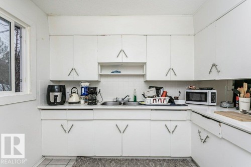 9324 120 Avenue, Edmonton, AB - Indoor Photo Showing Kitchen With Double Sink