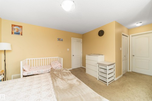 8518 6 Av, Edmonton, AB - Indoor Photo Showing Bedroom