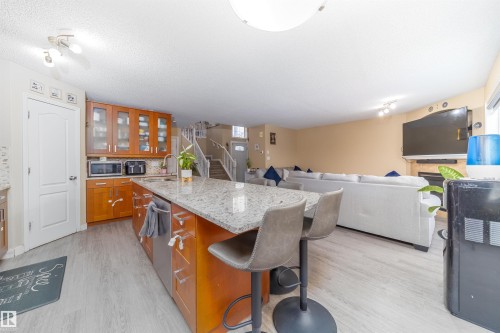 8518 6 Av, Edmonton, AB - Indoor