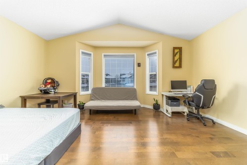 8518 6 Av, Edmonton, AB - Indoor Photo Showing Bedroom