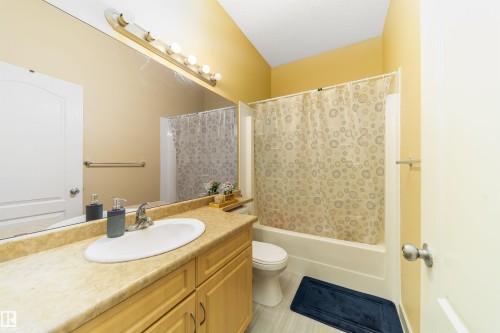 8518 6 Av, Edmonton, AB - Indoor Photo Showing Bathroom
