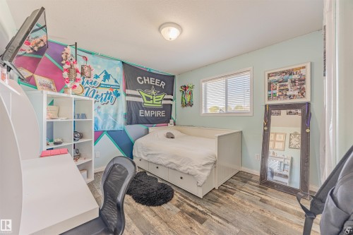 7808 163 Avenue, Edmonton, AB - Indoor Photo Showing Bedroom