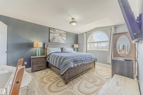 7808 163 Avenue, Edmonton, AB - Indoor Photo Showing Bedroom
