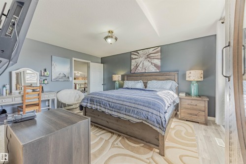 7808 163 Avenue, Edmonton, AB - Indoor Photo Showing Bedroom