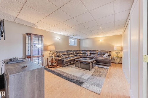 7808 163 Avenue, Edmonton, AB - Indoor Photo Showing Other Room