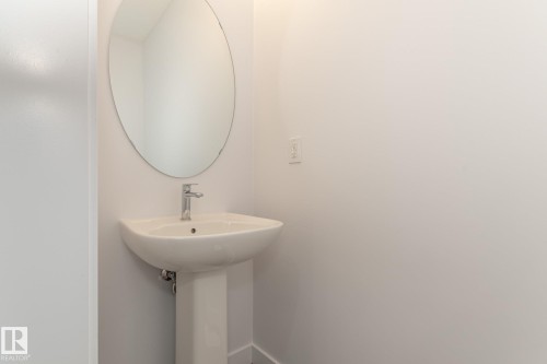 11 735 Allard Boulevard, Edmonton, AB - Indoor Photo Showing Bathroom