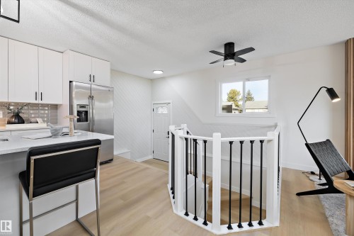 14736 122 Street, Edmonton, AB - Indoor