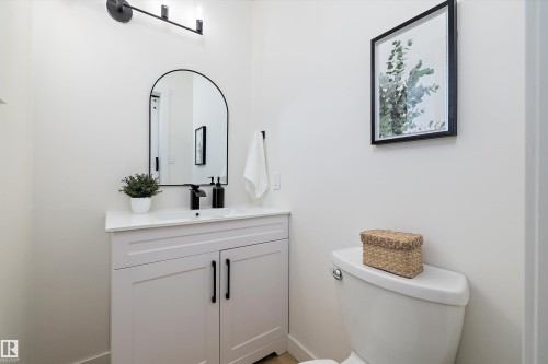 14736 122 Street, Edmonton, AB - Indoor Photo Showing Bathroom