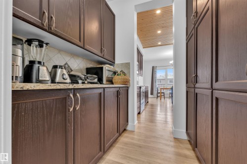 4231 Charles Close, Edmonton, AB - Indoor Photo Showing Kitchen