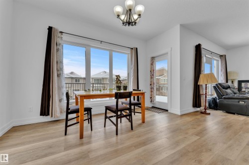 4231 Charles Close, Edmonton, AB - Indoor