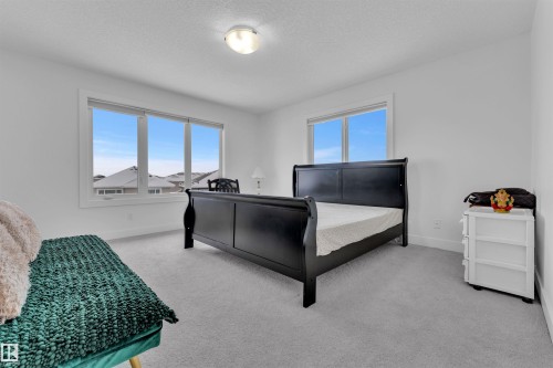 4231 Charles Close, Edmonton, AB - Indoor Photo Showing Bedroom