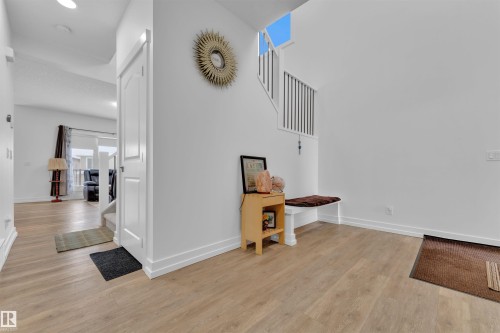 4231 Charles Close, Edmonton, AB - Indoor Photo Showing Other Room