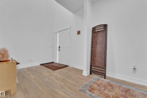 4231 Charles Close, Edmonton, AB - Indoor Photo Showing Other Room