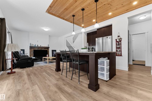 4231 Charles Close, Edmonton, AB - Indoor Photo Showing Kitchen