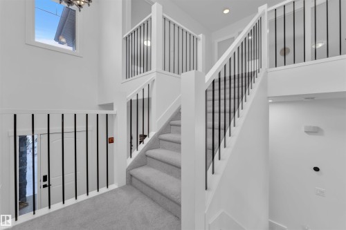 4231 Charles Close, Edmonton, AB - Indoor Photo Showing Other Room