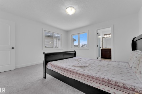 4231 Charles Close, Edmonton, AB - Indoor Photo Showing Bedroom