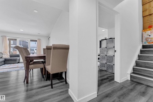 4231 Charles Close, Edmonton, AB - Indoor