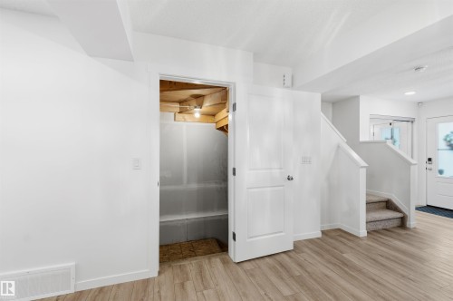 19 525 Secord Boulevard, Edmonton, AB - Indoor Photo Showing Other Room