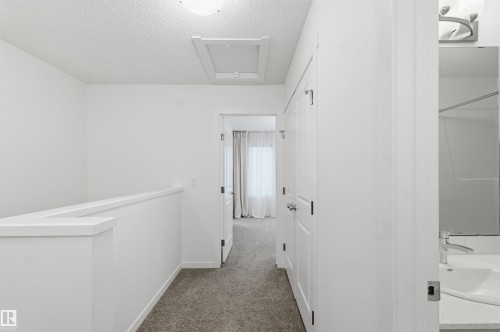 19 525 Secord Boulevard, Edmonton, AB - Indoor Photo Showing Other Room