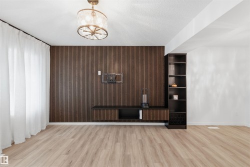 19 525 Secord Boulevard, Edmonton, AB - Indoor Photo Showing Other Room