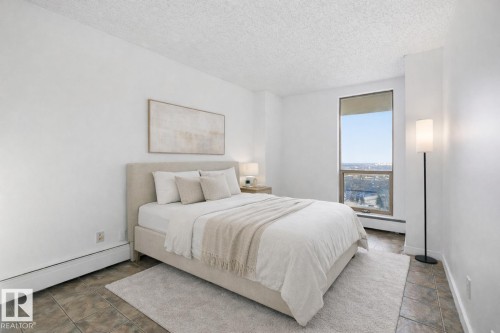 1808 10149 Saskatchewan Drive, Edmonton, AB - Indoor Photo Showing Bedroom