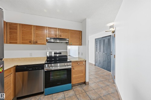 1808 10149 Saskatchewan Drive, Edmonton, AB - Indoor Photo Showing Kitchen