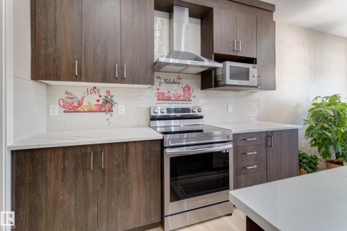 1459 Cherniak Way, Edmonton, AB - Indoor Photo Showing Kitchen