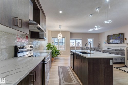 1459 Cherniak Way, Edmonton, AB - Indoor Photo Showing Kitchen With Upgraded Kitchen