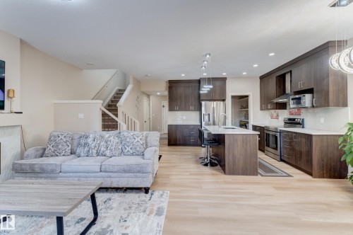 1459 Cherniak Way, Edmonton, AB - Indoor