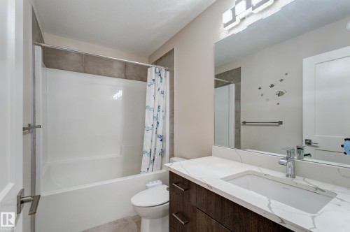 1459 Cherniak Way, Edmonton, AB - Indoor Photo Showing Bathroom