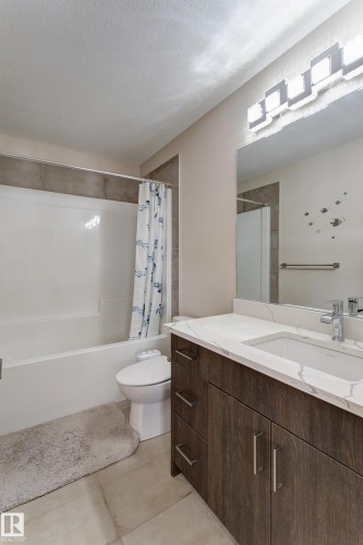 1459 Cherniak Way, Edmonton, AB - Indoor Photo Showing Bathroom