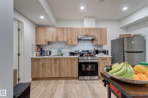 1459 Cherniak Way, Edmonton, AB - Indoor Photo Showing Kitchen