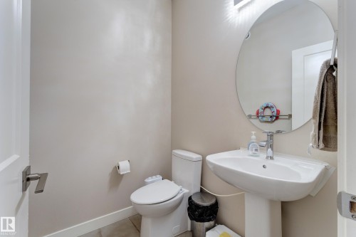 1459 Cherniak Way, Edmonton, AB - Indoor Photo Showing Bathroom
