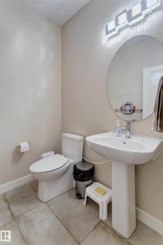 1459 Cherniak Way, Edmonton, AB - Indoor Photo Showing Bathroom