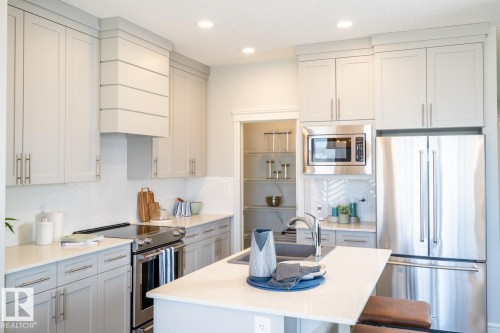 18166 73A Street, Edmonton, AB - Indoor Photo Showing Kitchen With Upgraded Kitchen