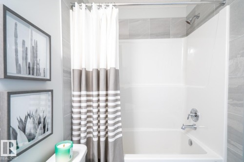 18166 73A Street, Edmonton, AB - Indoor Photo Showing Bathroom